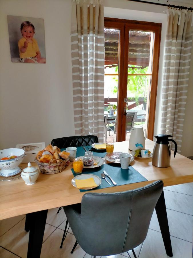 Chez Yolande Bed & Breakfast Nothalten Eksteriør bilde